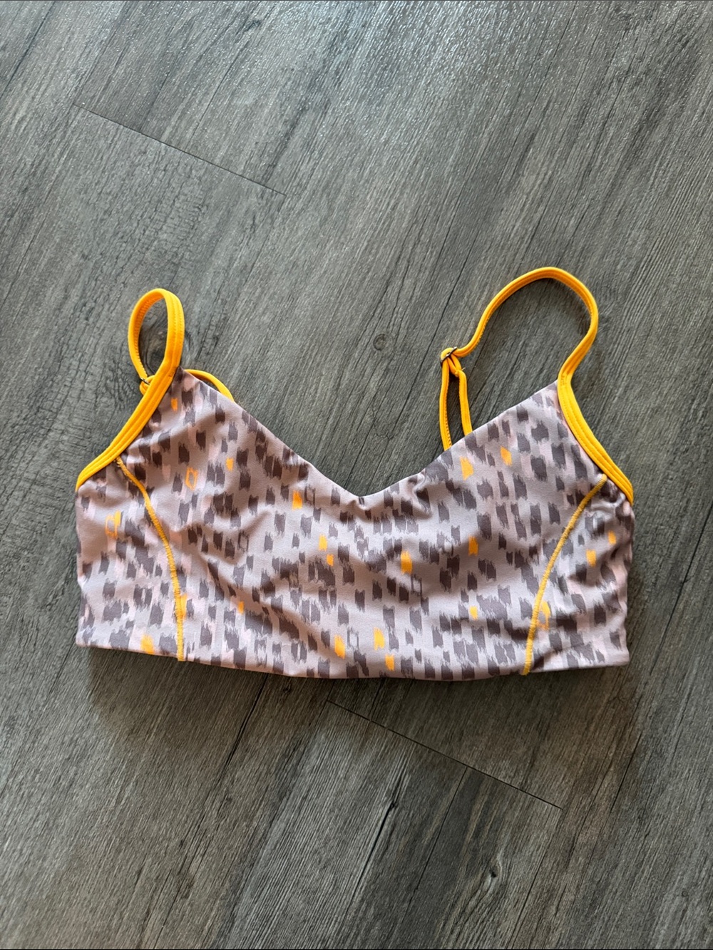 Light Mauve Printed Sports Bra with Yellow Trim